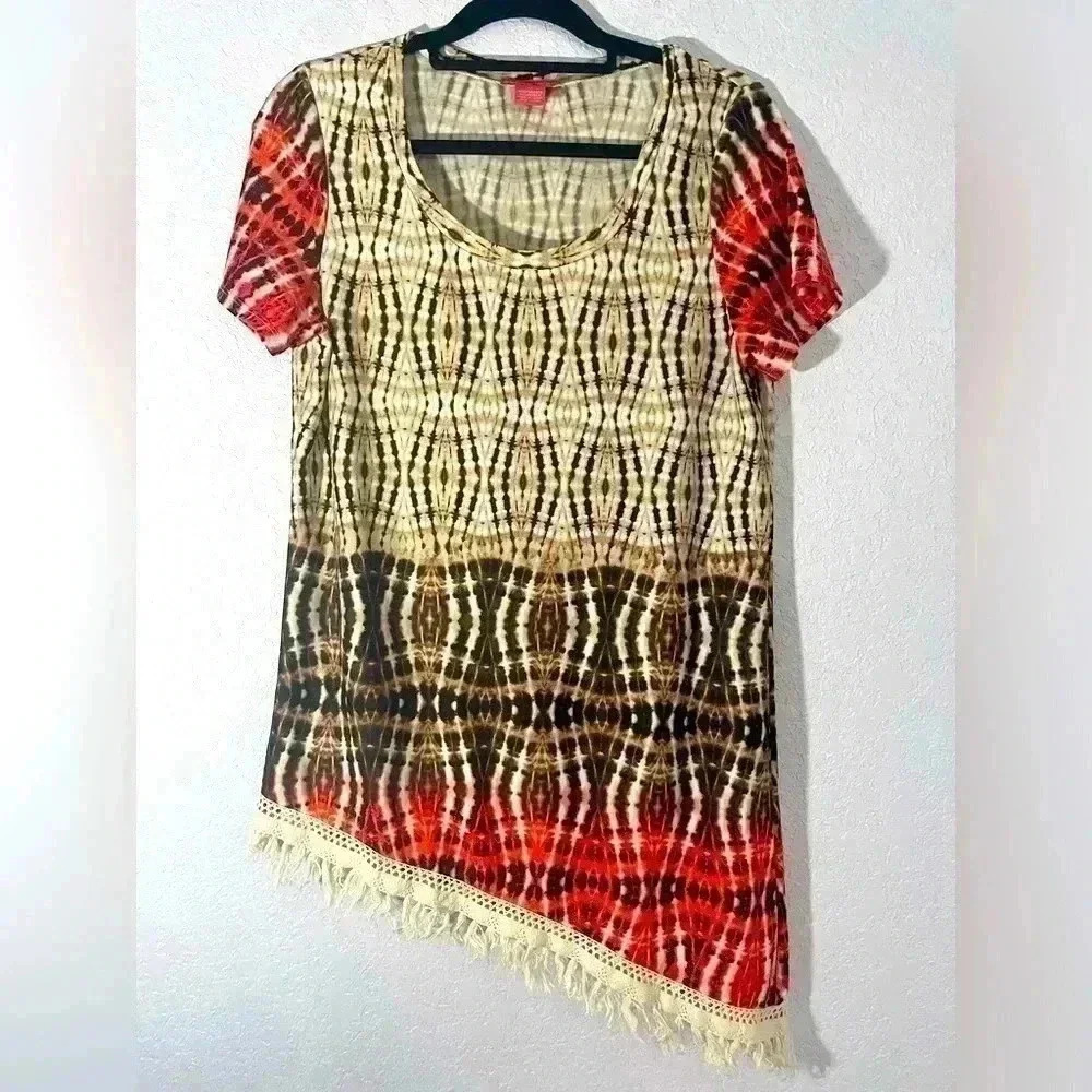 Sunny Leigh Womens Size Medium Asymmetrical Diamond Design Fringe Hem Top